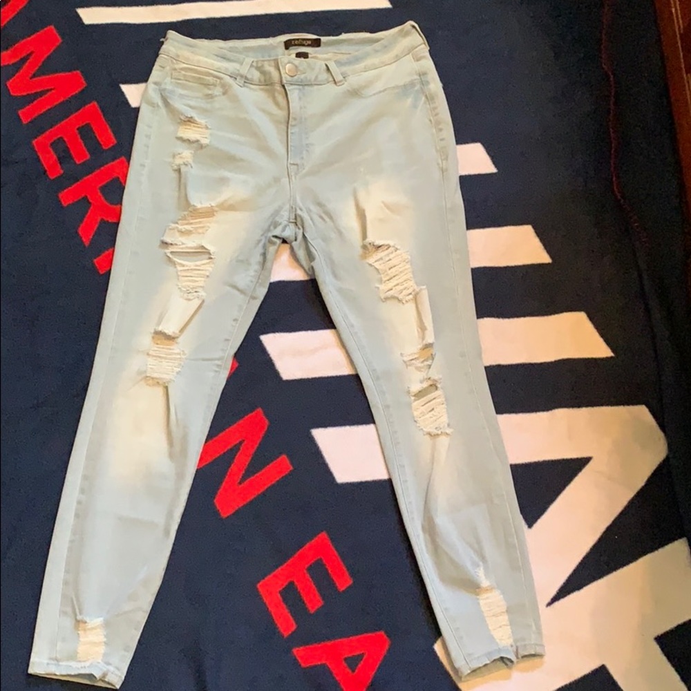 Charlotte Russe distressed jegging